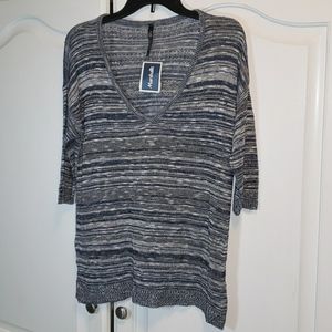 Lightweight v-neck Sweater